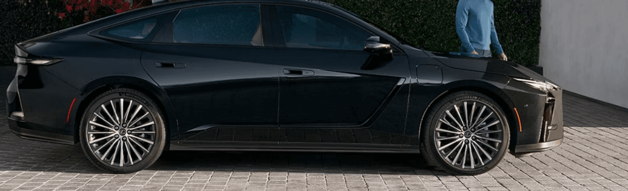 Luxury Sedan Driving Styles & Match Guide